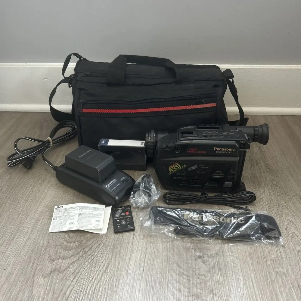 Panasonic Palmcorder PV-43D VHS-C Camcorder w/ Accessories FOR PARTS Bad Battery